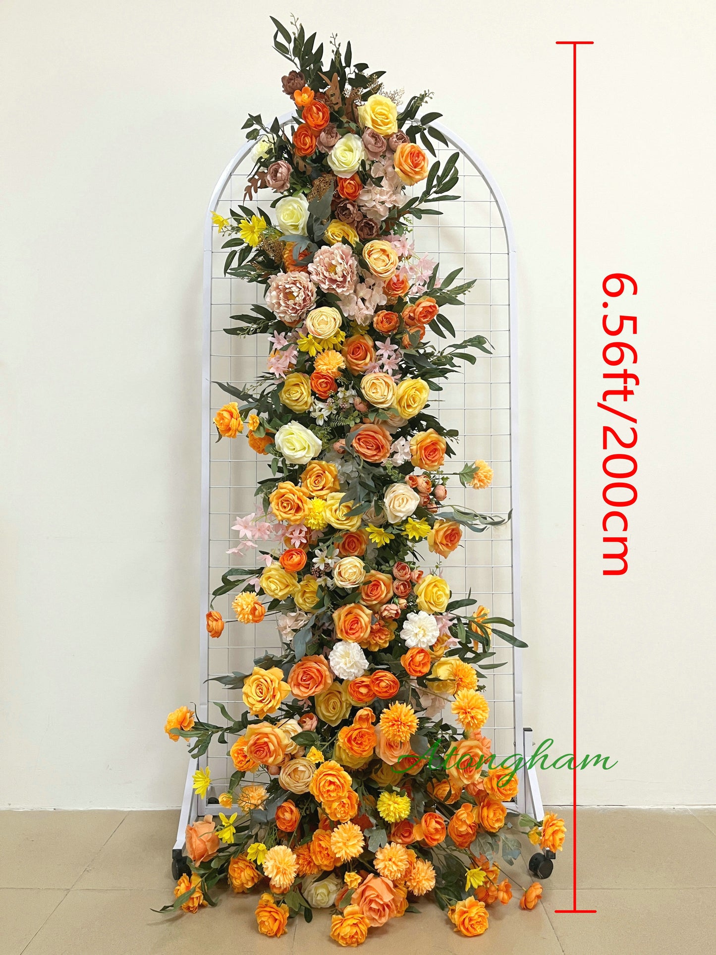 Fall-inspired floral backdrop decoration for parties