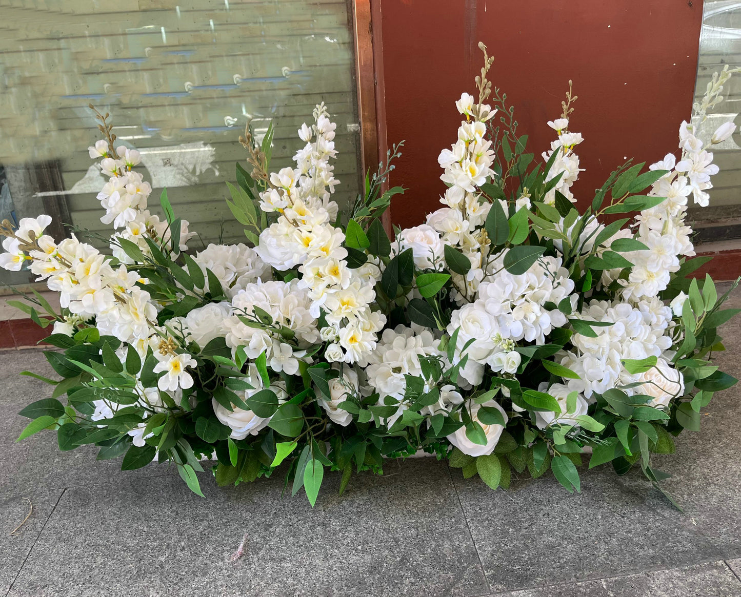Artificial Flowers Arrangement, White wedding aisle flowers, lush floral arrangements, floral wedding centerpieces
