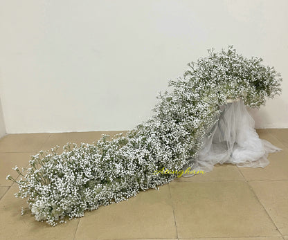 classic gypsophila floral garland for receptions